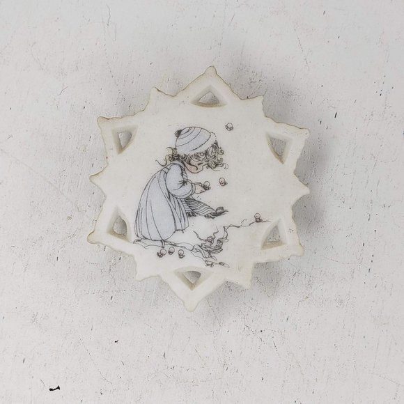Precious Moments Snowflake Magnet Fridge Kitchen - Picture 1 of 3